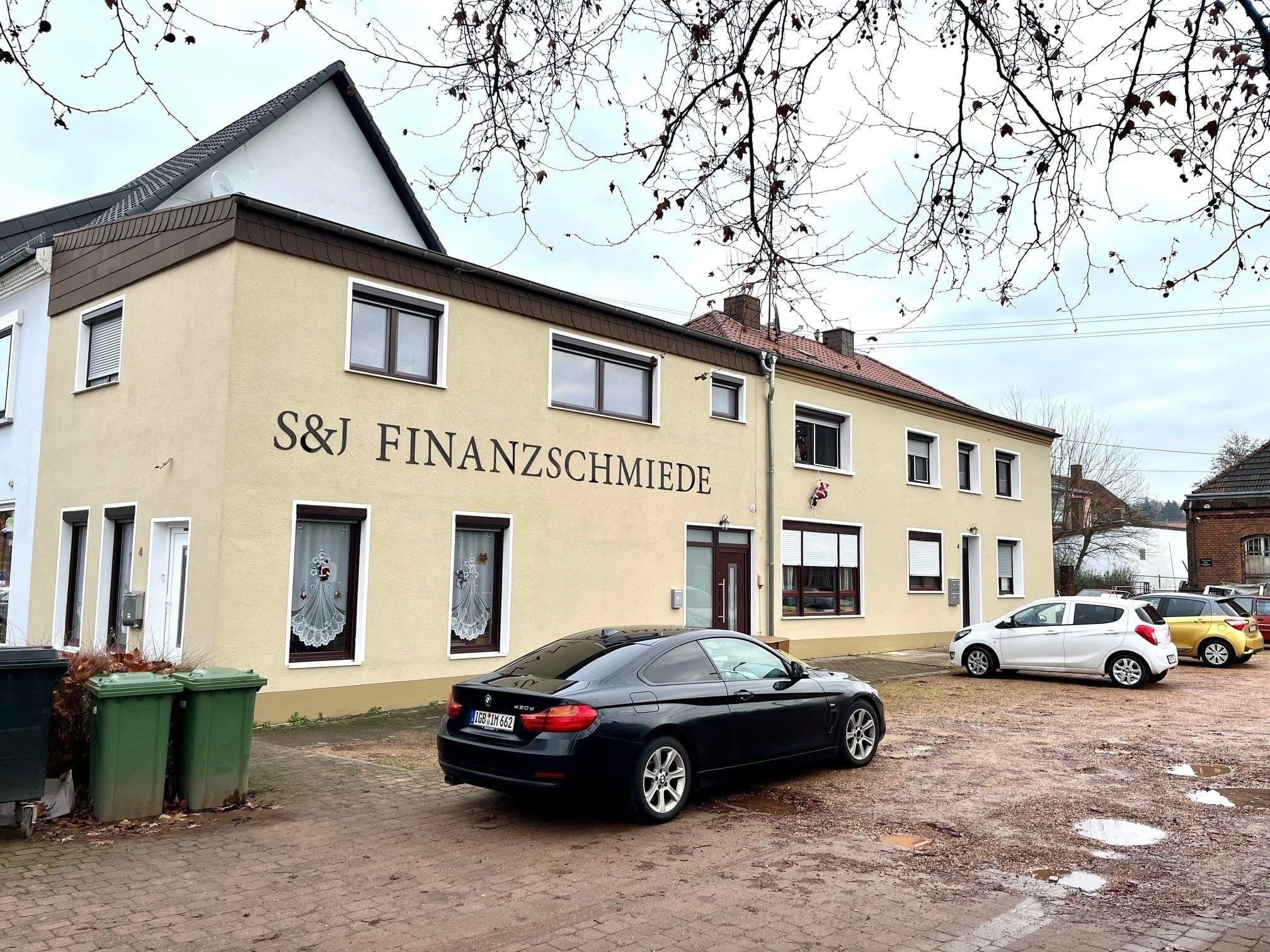 Mehrfamilienhaus zum Kauf 450.000 € 13 Zimmer 330 m²<br/>Wohnfläche 243 m²<br/>Grundstück Niederlinxweiler St. Wendel 66606
