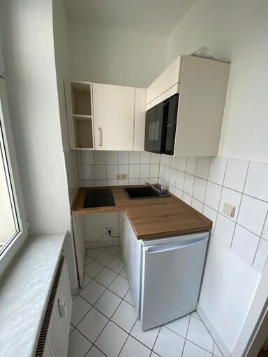 Wohnung zur Miete 211 € 2 Zimmer 32 m² 2. Geschoss frei ab 01.03.2025 Sankt-Michael-Straße . Fichtestraße / Ambrosiusplatz Magdeburg 39112