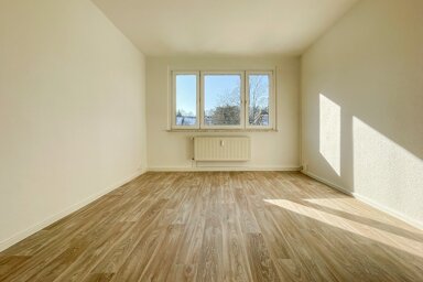 Wohnung zur Miete 279 € 3 Zimmer 55,3 m² 2. Geschoss Friedrich-Schiller-Straße 32 Jößnitz Jößnitz 08547