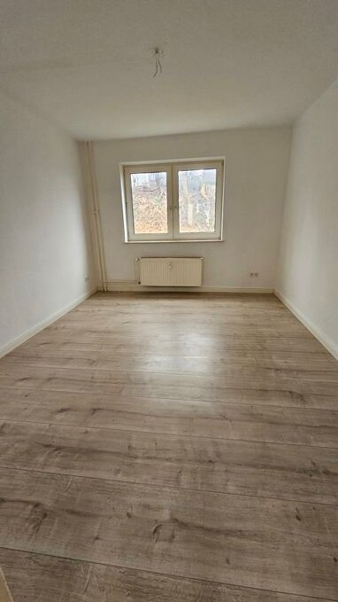 Wohnung zur Miete 372 € 2 Zimmer 41,2 m² frei ab 08.03.2025 Augustenstr. 9 Gaarden-Ost Kiel 24143