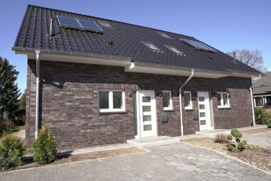 Doppelhaushälfte zur Miete 1.800 € 4 Zimmer 120 m² 370 m² Grundstück Henstedt-Ulzburg 24558
