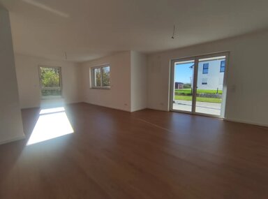 Wohnung zur Miete 700 € 3 Zimmer 88 m² frei ab sofort Am Bahndamm 23 Mauerstetten Mauerstetten 87665