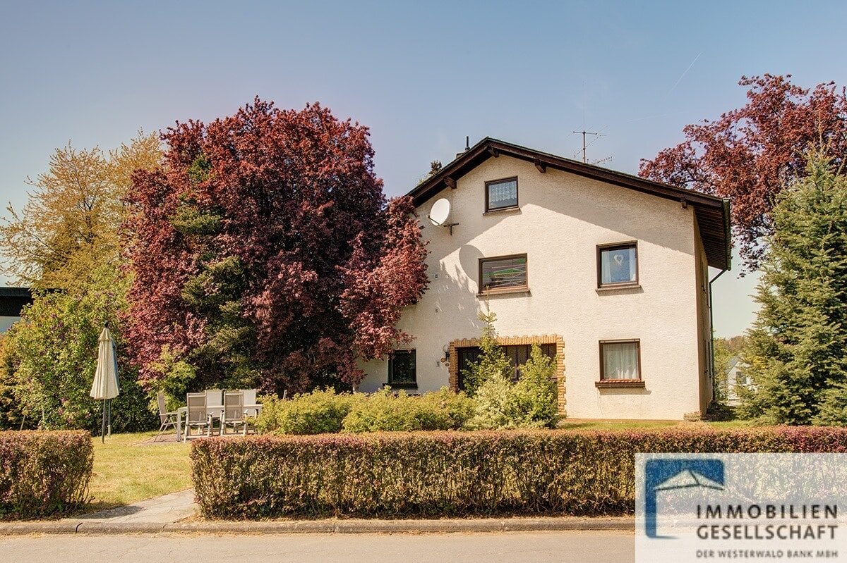 Mehrfamilienhaus zum Kauf 340.000 € 8 Zimmer 216 m²<br/>Wohnfläche 1.272 m²<br/>Grundstück Daufenbach Dürrholz 56307