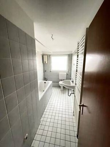 Wohnung zum Kauf provisionsfrei 130.000 € 2 Zimmer 75 m² frei ab sofort Böcklinstr. Holsterhausen Essen 45147