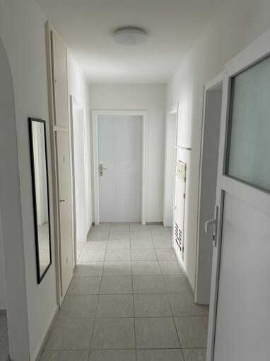 Wohnung zur Miete 700 € 1 Zimmer 30 m² 3. Geschoss frei ab sofort Universität Stuttgart 70174