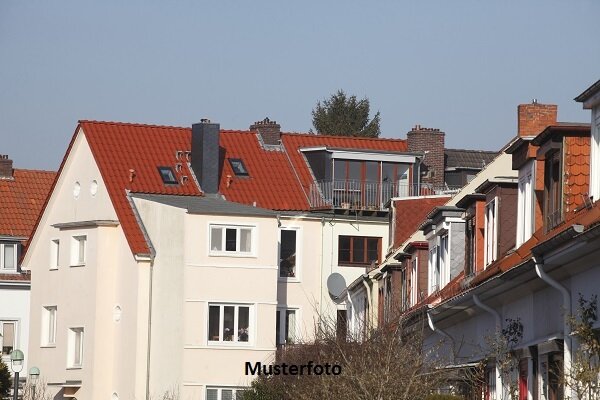 Mehrfamilienhaus zum Kauf Zwangsversteigerung 370.000 € 8 Zimmer 222 m²<br/>Wohnfläche 408 m²<br/>Grundstück Reckendorf Reckendorf 96182