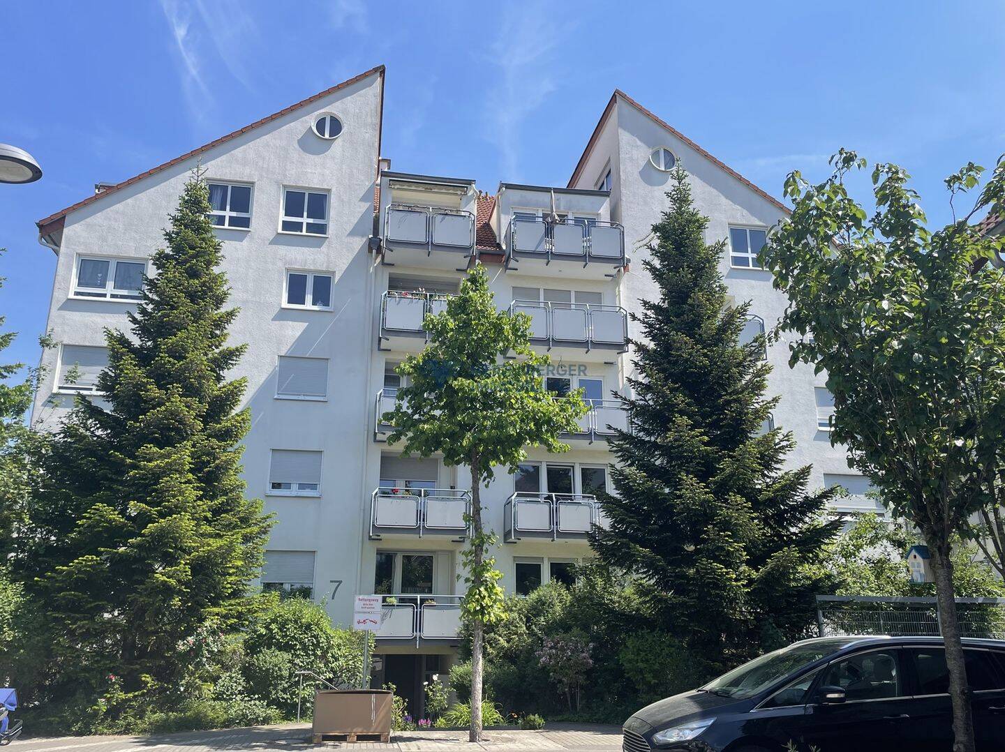 Kapitalanlage. Sonnige 1 Zimmer Wohnung im 5.OG mit Fahrstuhl und Stellplatz!