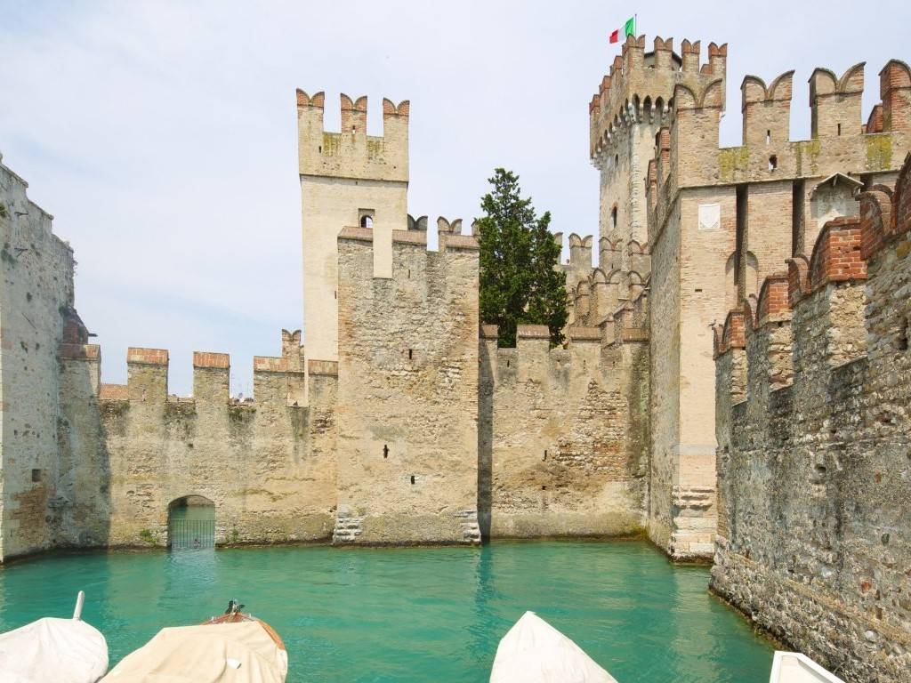 Studio zum Kauf 350.000 € 3 Zimmer 80 m²<br/>Wohnfläche 2.<br/>Geschoss ab sofort<br/>Verfügbarkeit Via Colombare Sirmione