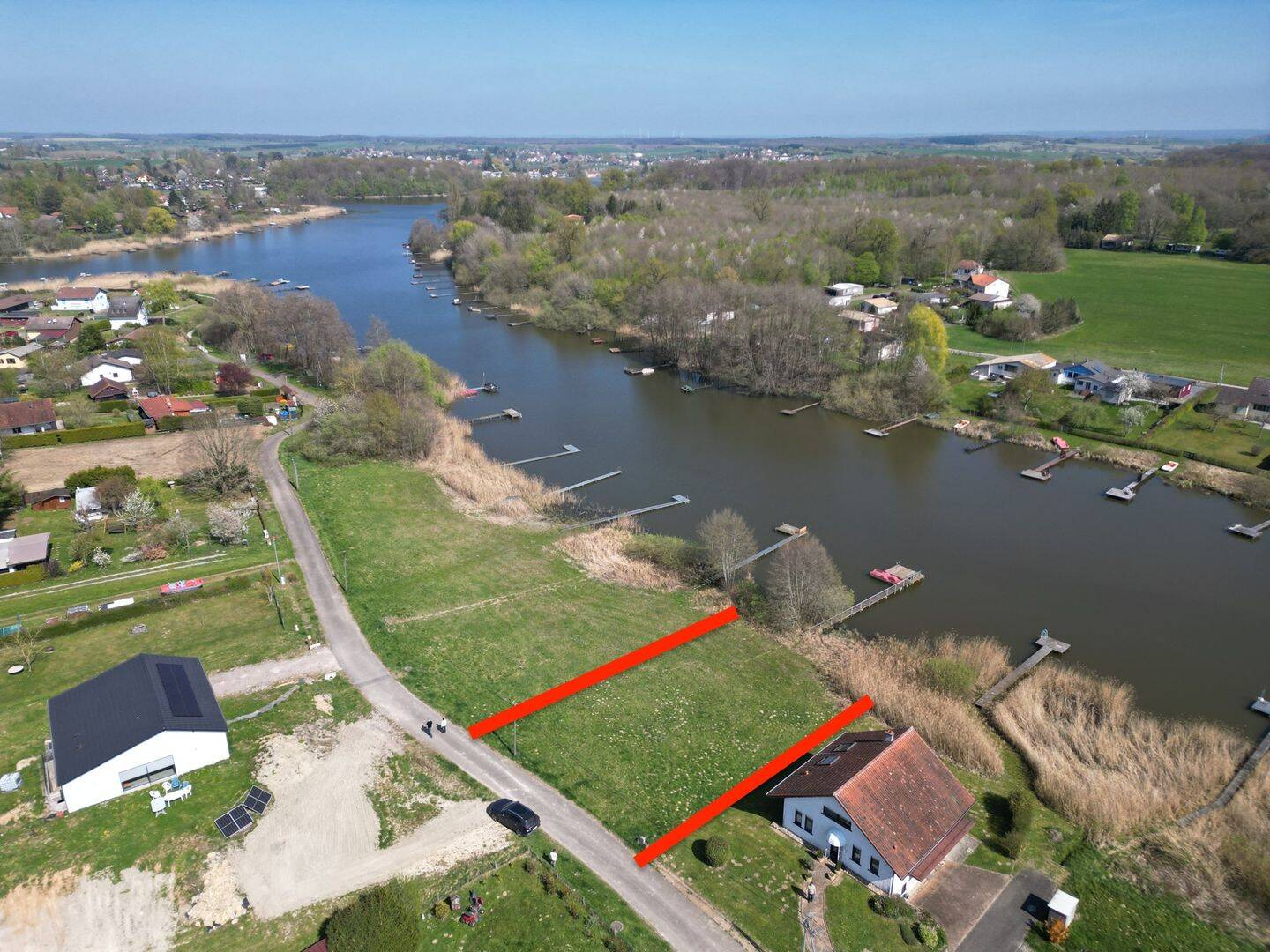 Traumhaftes Baugrundstück mit herrlichem Ausblick und direktem Zugang zum Hirbacher Weiher