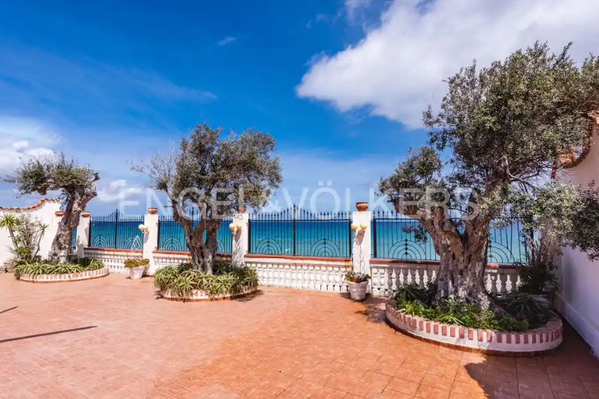 Villa zum Kauf 1.650.000 € 10 Zimmer 1.400 m²<br/>Wohnfläche Via Senatore Francesco Arena 2 Messina 98164