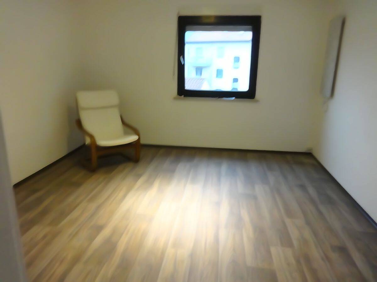 Immobilie in Sulzbach-Rosenberg - Gepflegte Etagenwohnung mit Tageslichtbad und 2 Balkonen - Bild 1