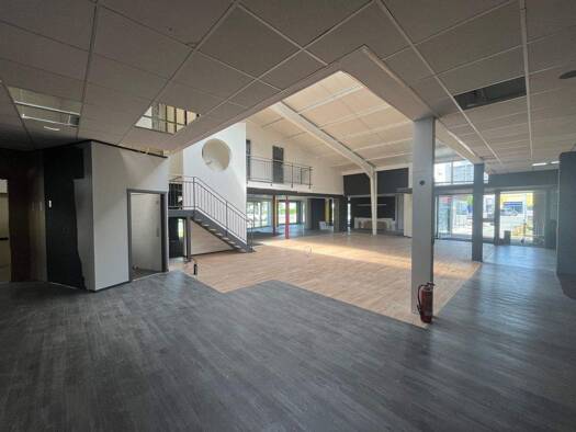 Laden zur Miete 2.950 € 255 m² Verkaufsfläche Singen 78224