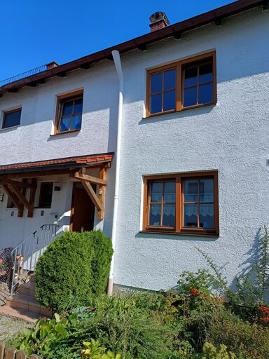 Reihenmittelhaus zum Kauf 309.000 € 5 Zimmer 99 m² 259 m² Grundstück frei ab sofort Von-der Tann Kerngebiet Waldkraiburg 84478