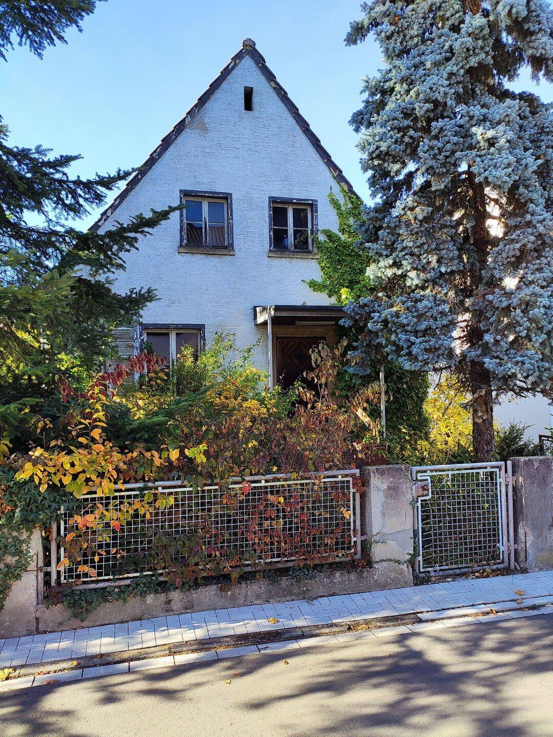 Oma´s Häuschen auf großem Grundstück