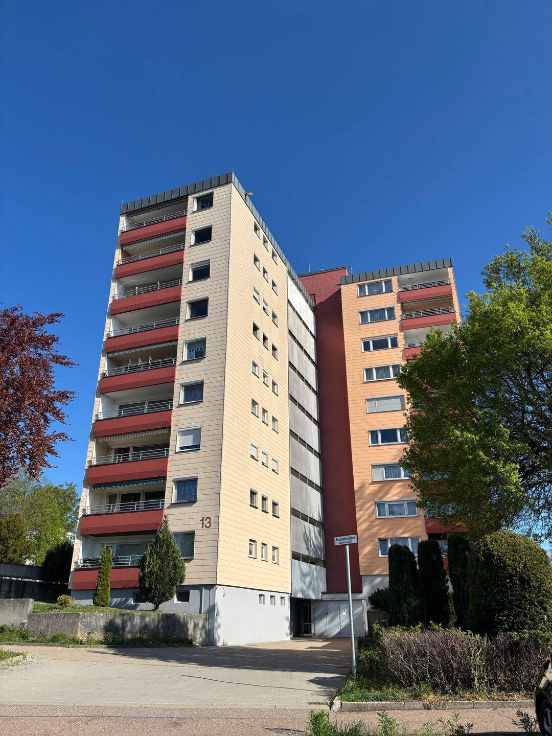 Großzügige 4,5-Zimmer-Wohnung mit Garage in ruhiger Mittelrain-Lage