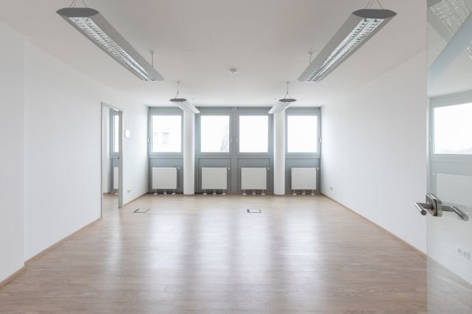 Bürofläche zur Miete provisionsfrei 6 Zimmer 220 m²<br/>Bürofläche ab 220 m²<br/>Teilbarkeit Lilienthalstraße 2a Gilching Gilching 82205