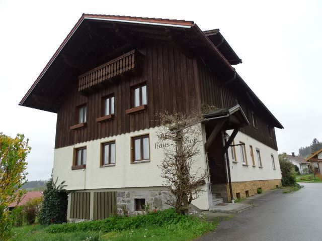 Haus zum Kauf 199.000 € 11 Zimmer 200 m²<br/>Wohnfläche 1.237 m²<br/>Grundstück Langdorf Langdorf b Regen 94264