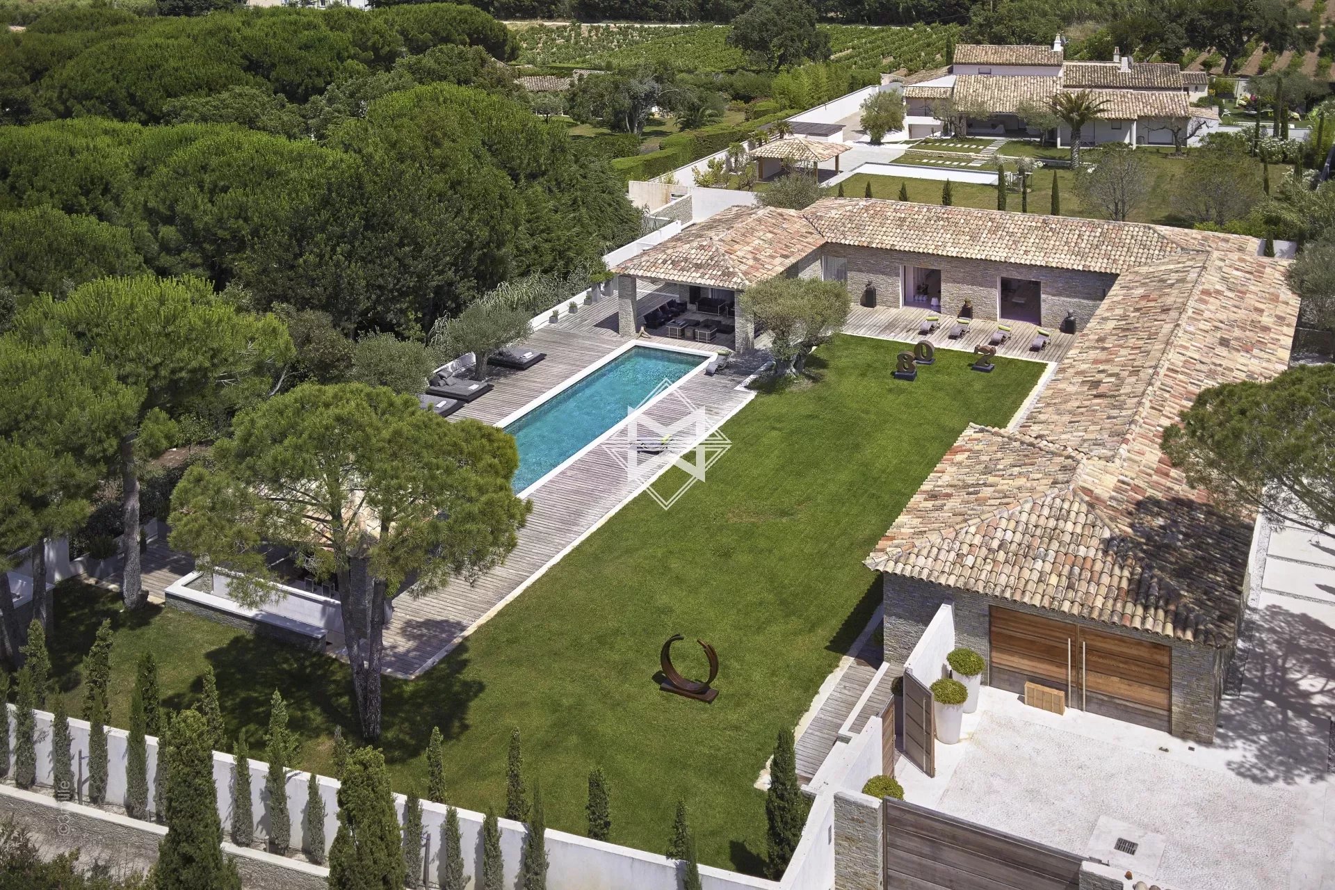 Villa zur Miete provisionsfrei 240.000 € 10 Zimmer 550 m²<br/>Wohnfläche 2.500 m²<br/>Grundstück Zone Est Diffuse Saint-Tropez 83990