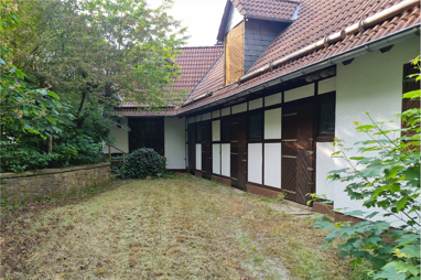 Villa zum Kauf 690.000 € 6 Zimmer 294 m² 3.676 m² Grundstück Frohnhäuser Strasse 10 Manderbach Dillenburg 35685