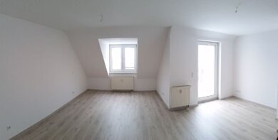 Wohnung zur Miete 270 € 1 Zimmer 50,2 m² 6. Geschoss frei ab sofort Altendorfer Straße 26 Schloßchemnitz Chemnitz 09113