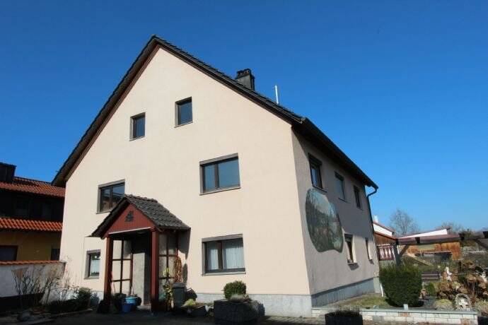 ZWEIFAMILIENHAUS ! Viel Platz für die große Familie nähe Neumarkt - Wohnen in Berg - Richtheim