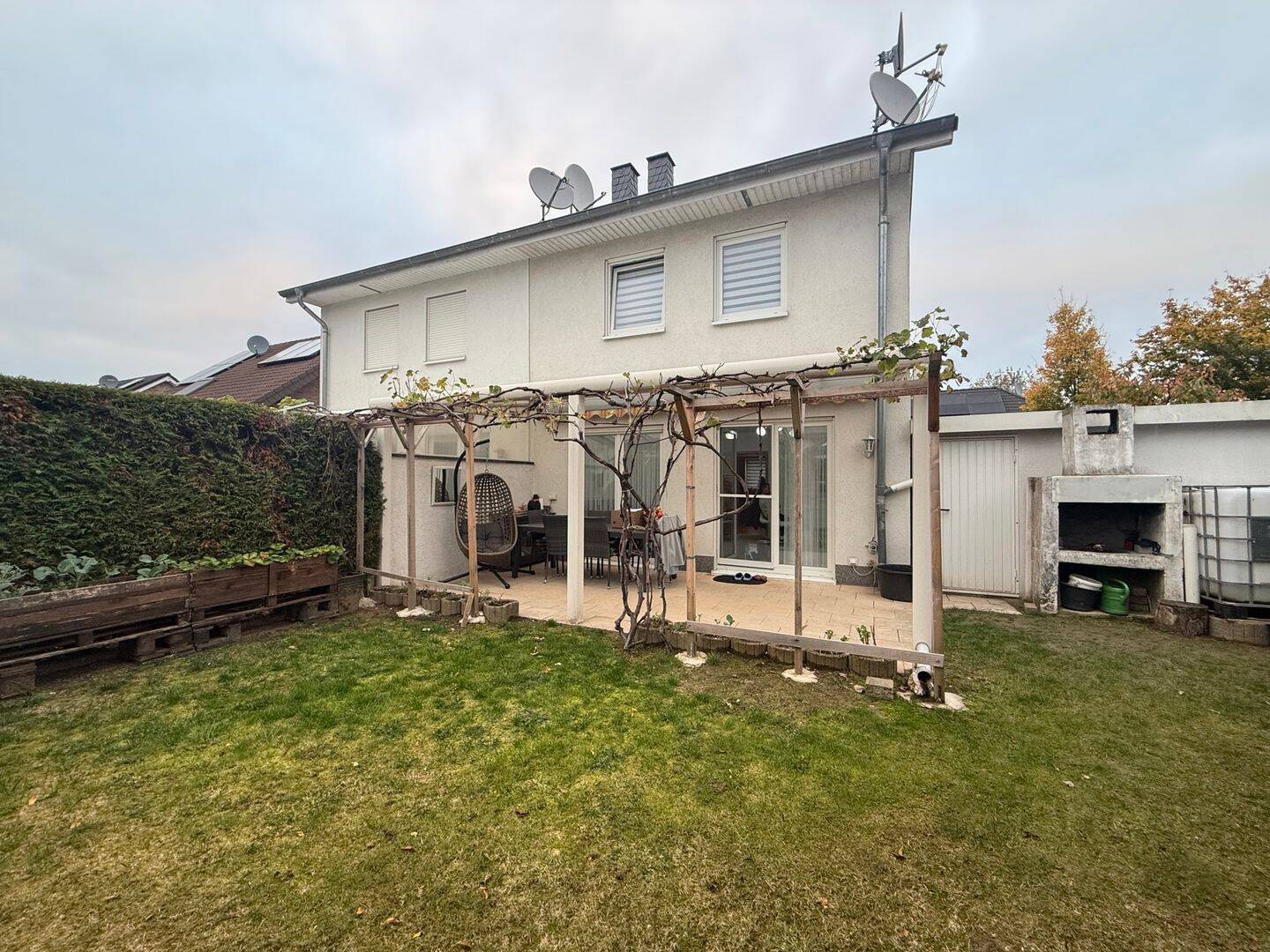 Ihr neues Zuhause in Bergheim: Stilvolle Doppelhaushälfte in ruhiger Lage