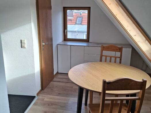 Wohnung zur Miete 330 € 1,5 Zimmer 20 m² 2. Geschoss frei ab sofort Pfullingen 72793