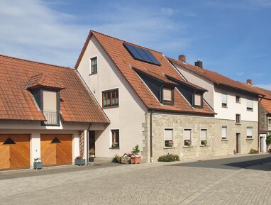 Haus zum Kauf Provisionsfrei 475.000 € 11 Zimmer 282 m² 445 m² Grundstück Kirchstraße Segnitz 97340