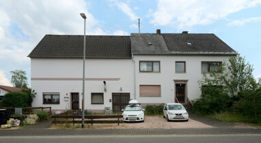 Haus zum Kauf 333.000 € 7 Zimmer 200 m² 3.009 m² Grundstück Trierer Straße 45/45a Brücken 55767