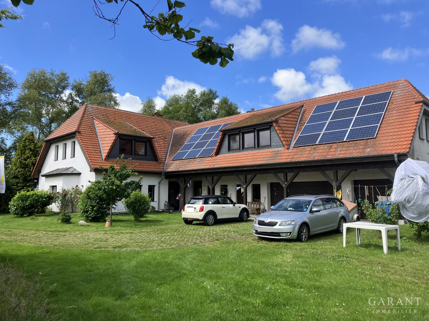 Mehrfamilienhaus zum Kauf 775.000 € 10 Zimmer 300 m²<br/>Wohnfläche 2.300 m²<br/>Grundstück ab sofort<br/>Verfügbarkeit Neuendorf Heide Saal 18317