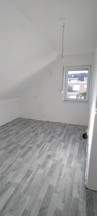 Wohnung zur Miete 450 € 1,5 Zimmer 47 m² 1. Geschoss frei ab 01.12.2024 Wichmannallee Nr.9a Hövelhof Hövelhof 33161