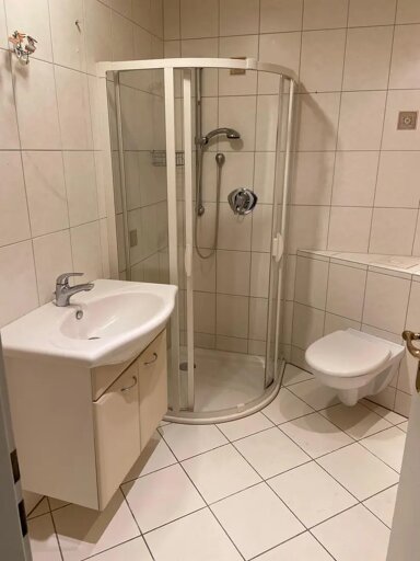 Wohnung zur Miete 700 € 3 Zimmer 82 m² frei ab sofort Uhlandstraße 1 Hofheim Hofheim am Taunus 65719