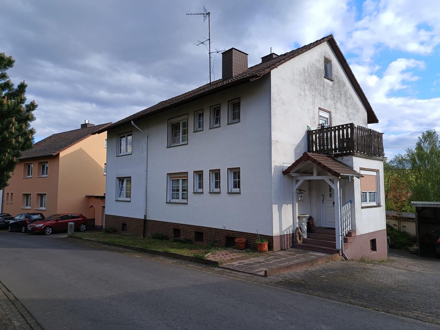Einfamilienhaus zum Kauf Provisionsfrei 165.000 € 5 Zimmer 200 m²<br/>Wohnfläche 529 m²<br/>Grundstück Süß Nentershausen 36214