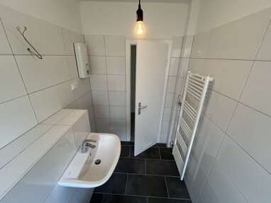 Wohnung zur Miete 400 € 2 Zimmer 50 m² 2. Geschoss Schliemannstr. 12 Mittelmeiderich Duisburg 47137