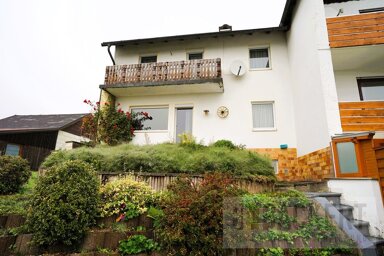 Doppelhaushälfte zum Kauf 180.000 € 5 Zimmer 106,9 m² 733 m² Grundstück Fichtelberg Fichtelberg 95686