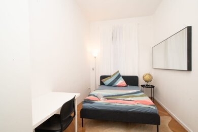 Wohnung zur Miete Wohnen auf Zeit 920 € 6 Zimmer 135 m² frei ab sofort Theresienstraße Maxvorstadt München 80333