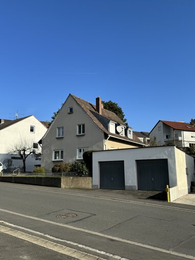 Mehrfamilienhaus zum Kauf 630.000 € 8 Zimmer 138 m² 1.149 m² Grundstück Otto-Hahn-Straße 34 Gerbrunn 97218