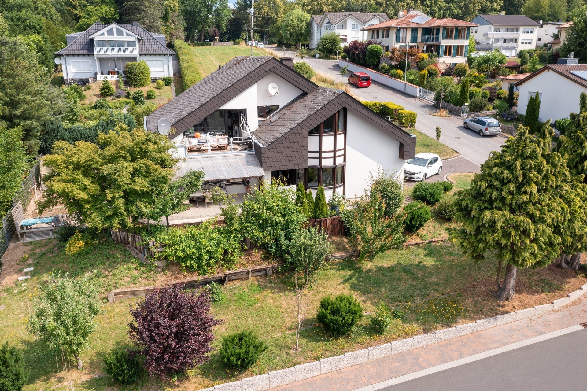 Einfamilienhaus zum Kauf 499.000 € 7 Zimmer 214,6 m²<br/>Wohnfläche 680 m²<br/>Grundstück Steinbach Hadamar 65589