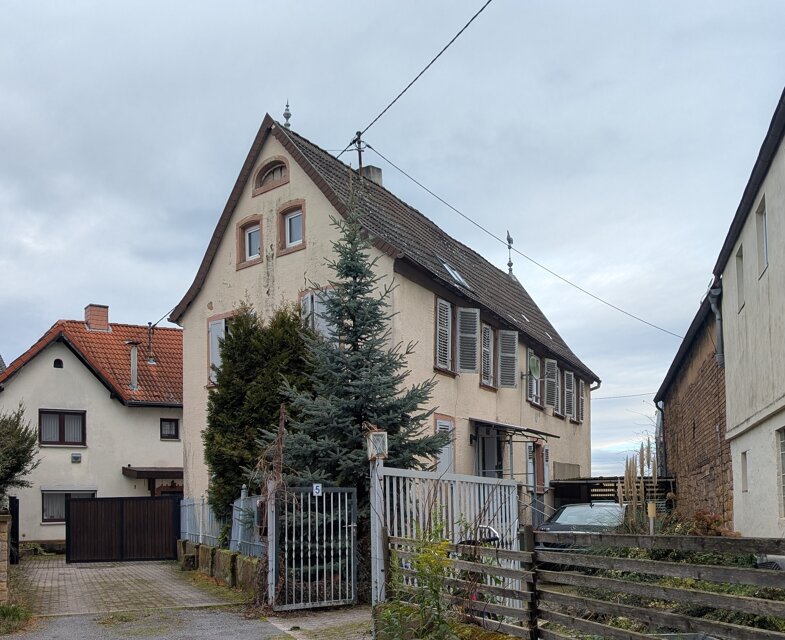 Haus zum Kauf 239.000 € 6 Zimmer 135 m² 718 m² Grundstück frei ab sofort Nußdorf Landau in der Pfalz 76829