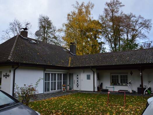 Villa zum Kauf provisionsfrei 630.000 € 8 Zimmer 180 m² 6.500 m² Grundstück Alsfeld 36304