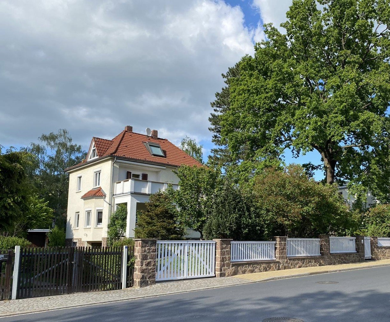 Villa zum Kauf Provisionsfrei 940.000 € 6 Zimmer 160 m²<br/>Wohnfläche 1.490 m²<br/>Grundstück Radebeul 01445
