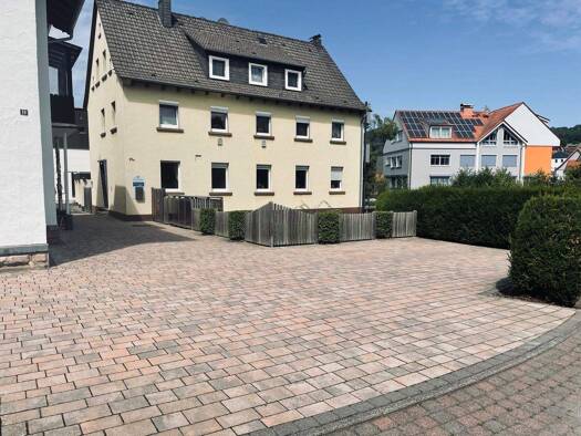 Mehrfamilienhaus zum Kauf als Kapitalanlage geeignet 385.000 € 285 m² 721 m² Grundstück Hilders 36115