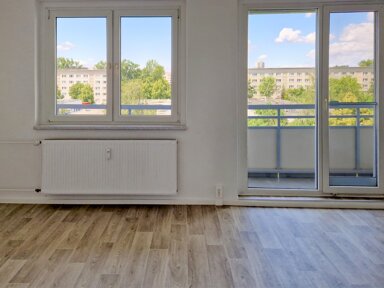 Wohnung zur Miete 352 € 3 Zimmer 57,4 m² 8. Geschoss frei ab 01.05.2025 Zerbster Straße 35 Westliche Neustadt Halle (Saale) 06124