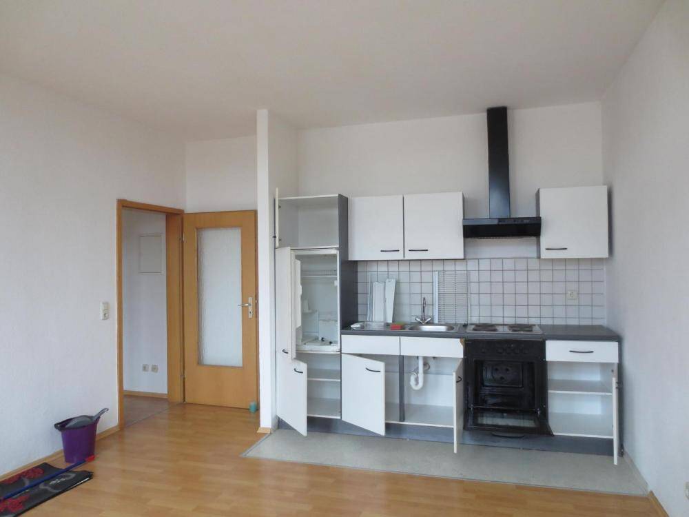 Objekt-Nr.: 4825 - Bezugsfreie 2-Zimmer-ETW im 3.OG mit EBK in Denkmalschutzobjekt in Plauen (Preißelpöhl)