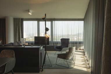 Wohnung zur Miete Wohnen auf Zeit 7.900 € 3 Zimmer 125 m² frei ab 01.08.2024 Europaviertel Stuttgart 70191