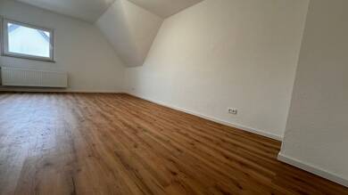 Wohnung zur Miete 630 € 3 Zimmer 73,7 m² Dachgeschoss, 2. Geschoss frei ab 01.09.2025 Fürstäbtissinstr. 39 Borbeck-Mitte Essen 45355