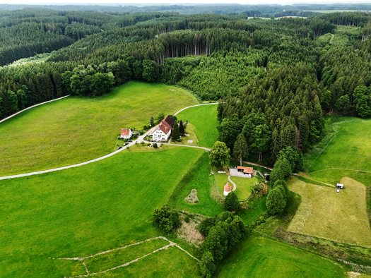 Reiterhof zum Kauf als Kapitalanlage geeignet 2.700.000 € 12 Zimmer 108.352 m² Grundstück Breitenbrunn 87739