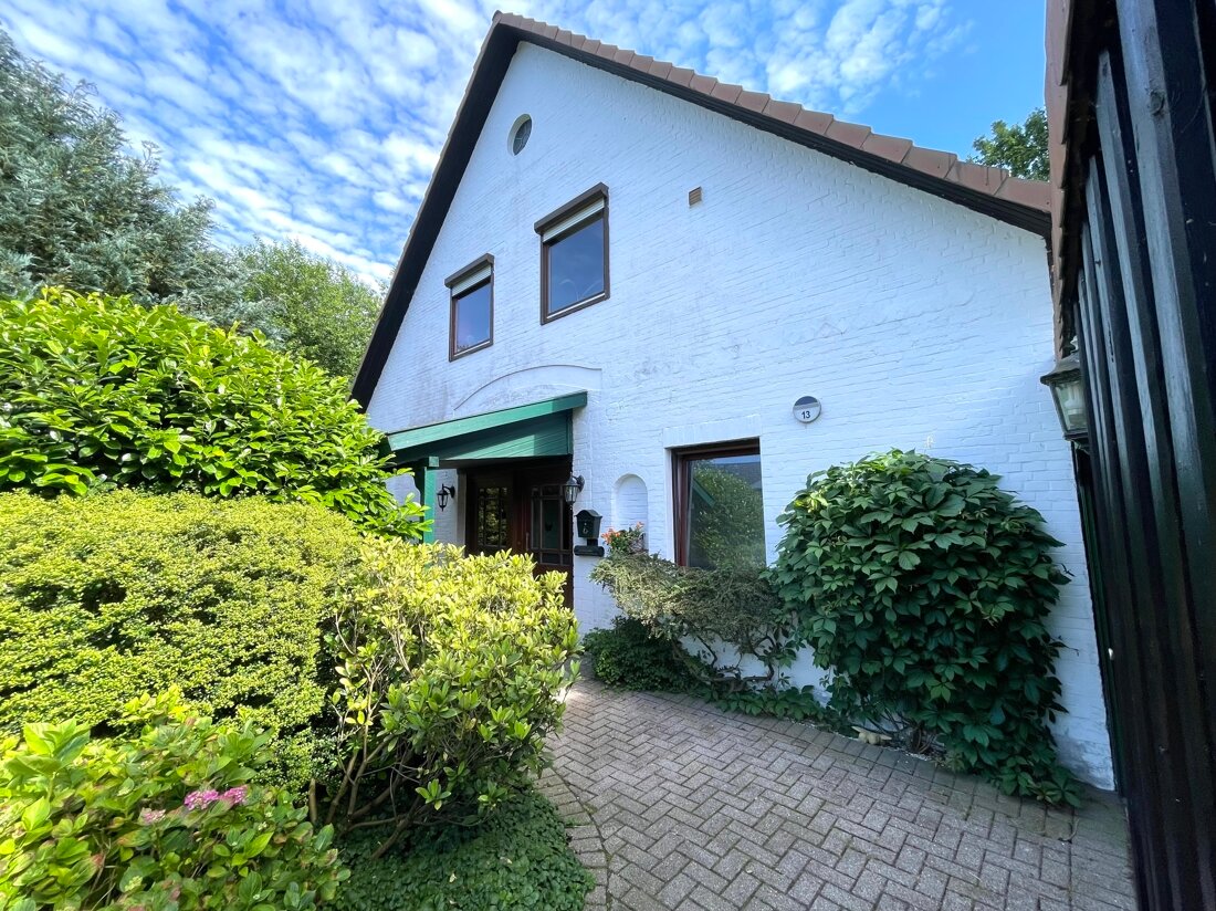 Einfamilienhaus zum Kauf provisionsfrei 395.000 € 8 Zimmer 204,6 m²<br/>Wohnfläche 1.910 m²<br/>Grundstück Bargstedt Bargstedt 21698