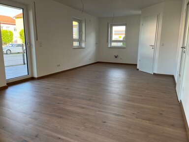 Terrassenwohnung zur Miete 960 € 3 Zimmer 80 m² EG frei ab 15.04.2025 Regenstauf Regenstauf 93128