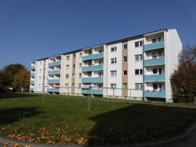 Wohnung zur Miete 390 € 3 Zimmer 66,2 m² EG frei ab sofort Bachstraße 31, EG Lauta Lauta 02991